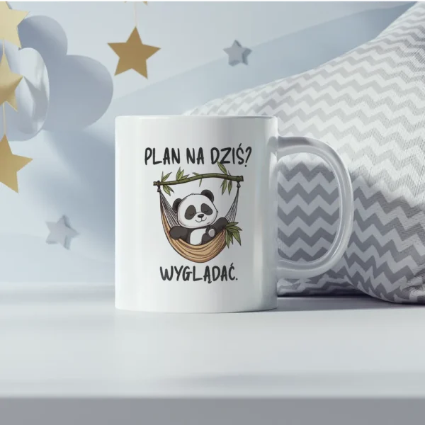 Uroczy kubek z pandą na hamaku z napisem "Plan na dziś? Wyglądać."
