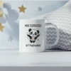 Uroczy kubek z uskrzydloną pandą i kawą z napisem "Moc espresso aktywowana!"
